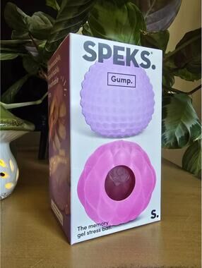 NIB Speks Original Gump Memory Gel Stress Balls - Surface Quilted & Scales Duo